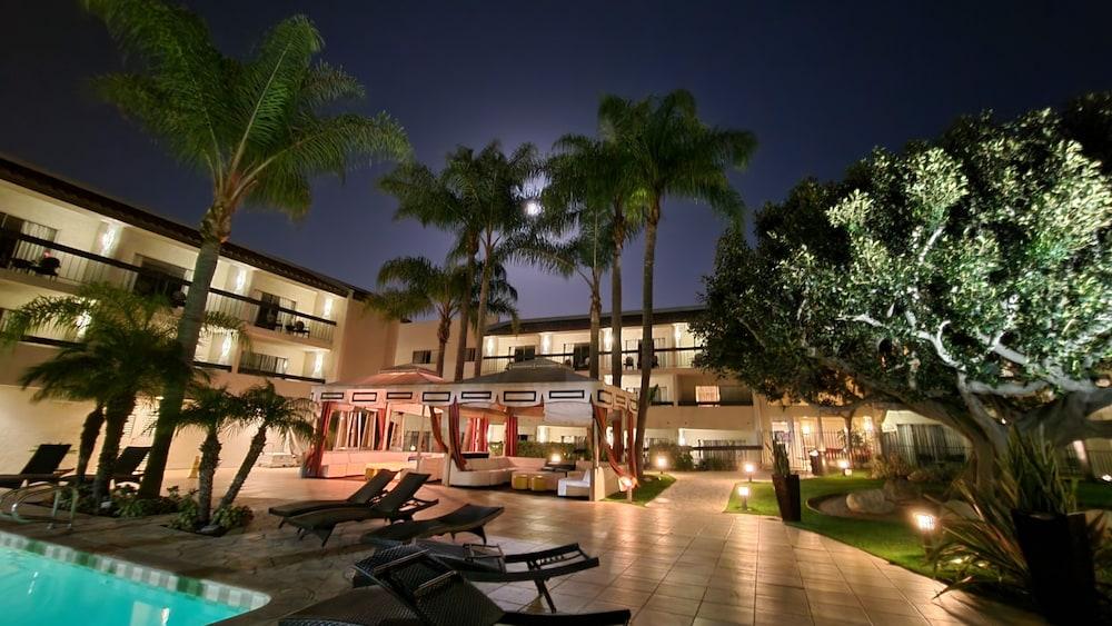 Atrium Hotel Orange County Ірвайн Екстер'єр фото