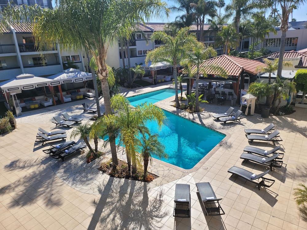 Atrium Hotel Orange County Ірвайн Екстер'єр фото